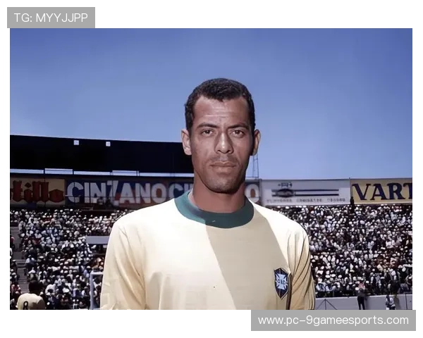 70年代诞生的足球传奇人物回顾与分析重温69年出生球星的辉煌与贡献