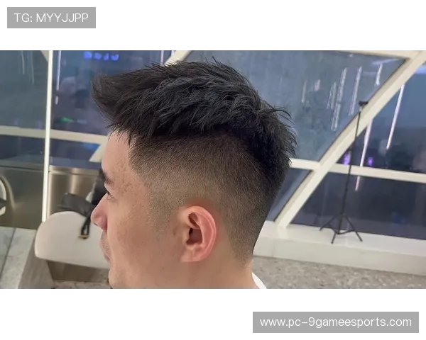 足球球星独特三角发型造型男士发型潮流趋势解析与搭配技巧 足球球星独特三角发型造型男士发型潮流趋势解析与搭配技巧