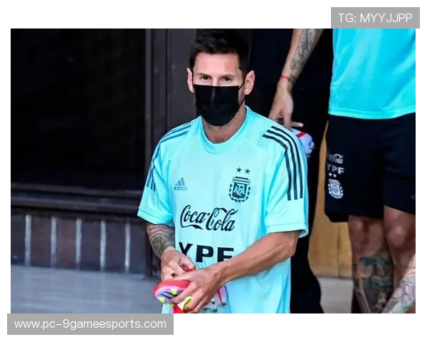 足球球星感染新冠疫情对赛季走势的影响及各方反应分析